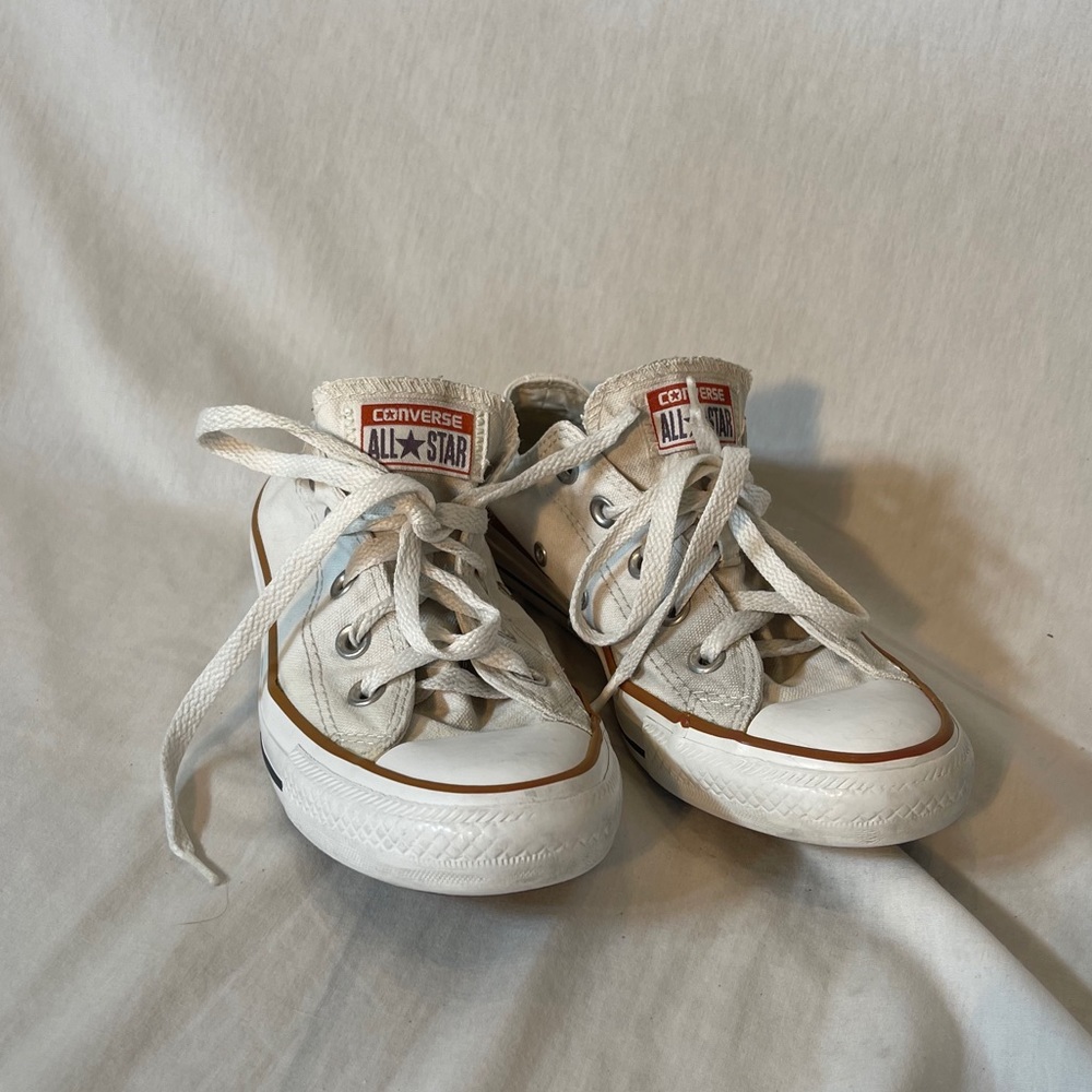 White low top converse